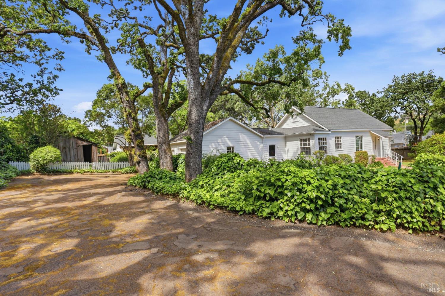 8 Lawrence Drive