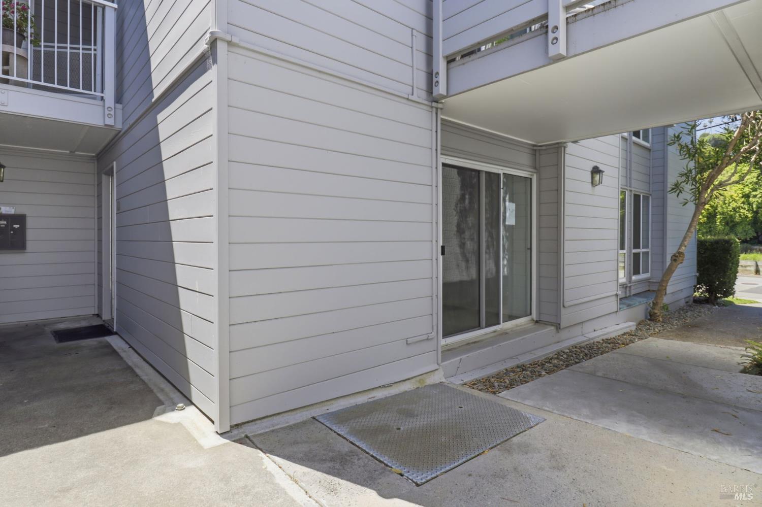 318 Larkspur Plaza Drive