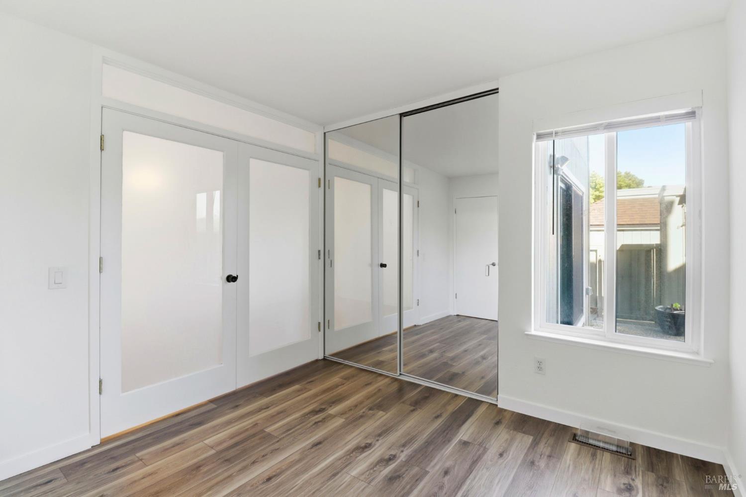 12 Lakeview Court