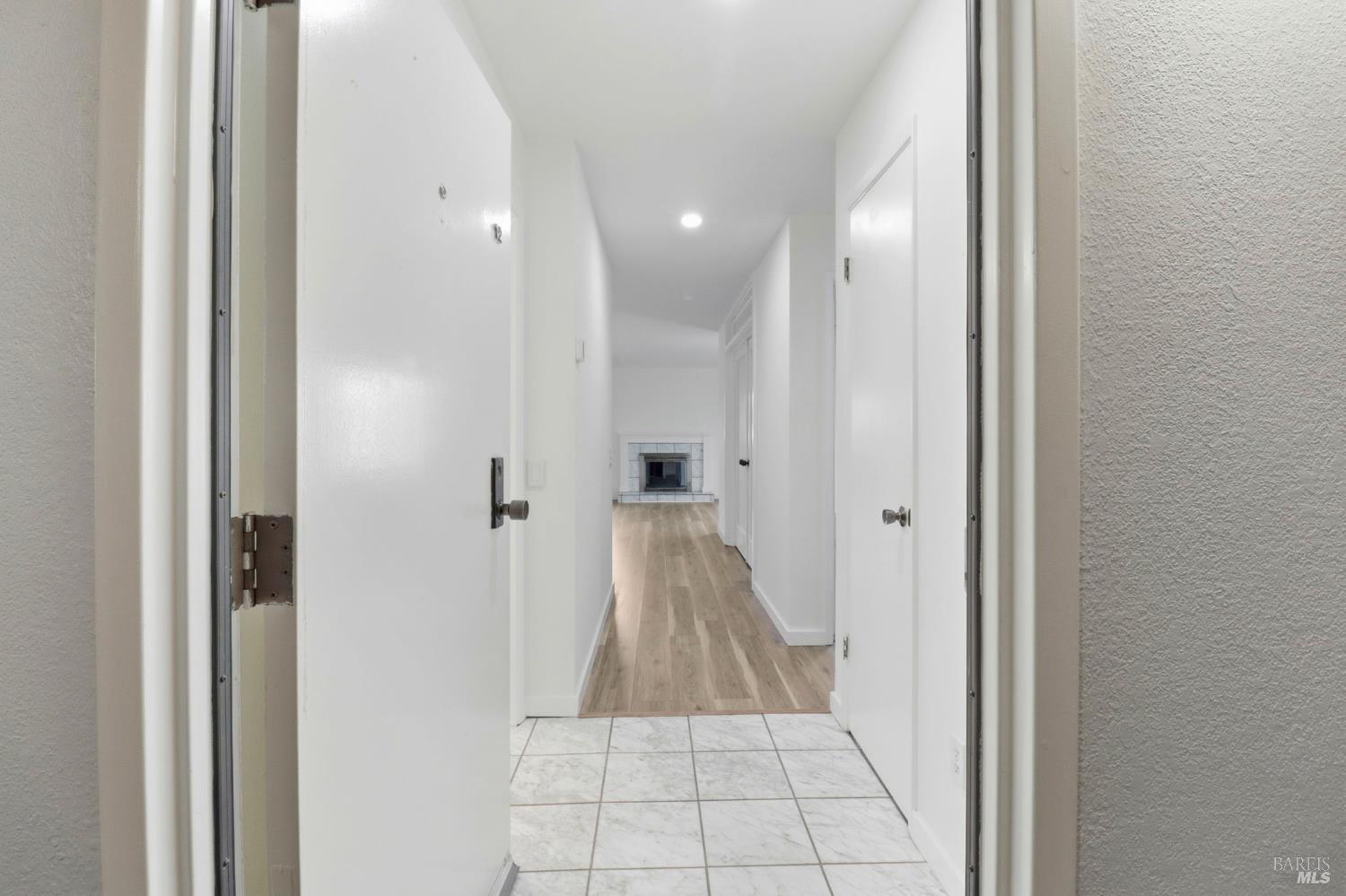 12 Lakeview Court