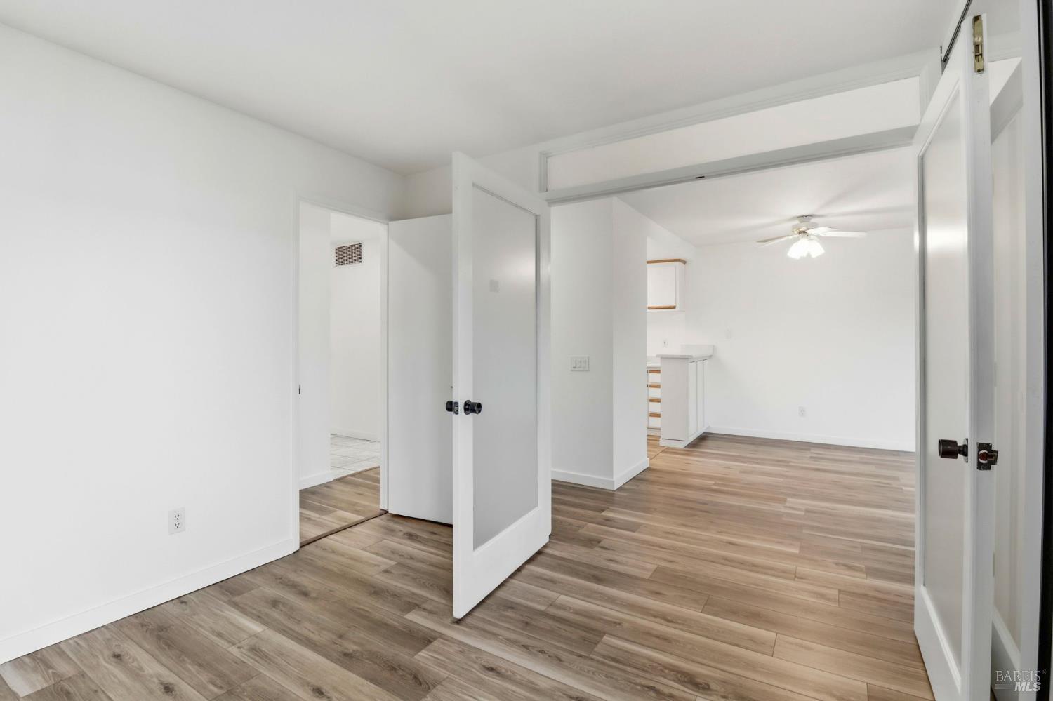 12 Lakeview Court