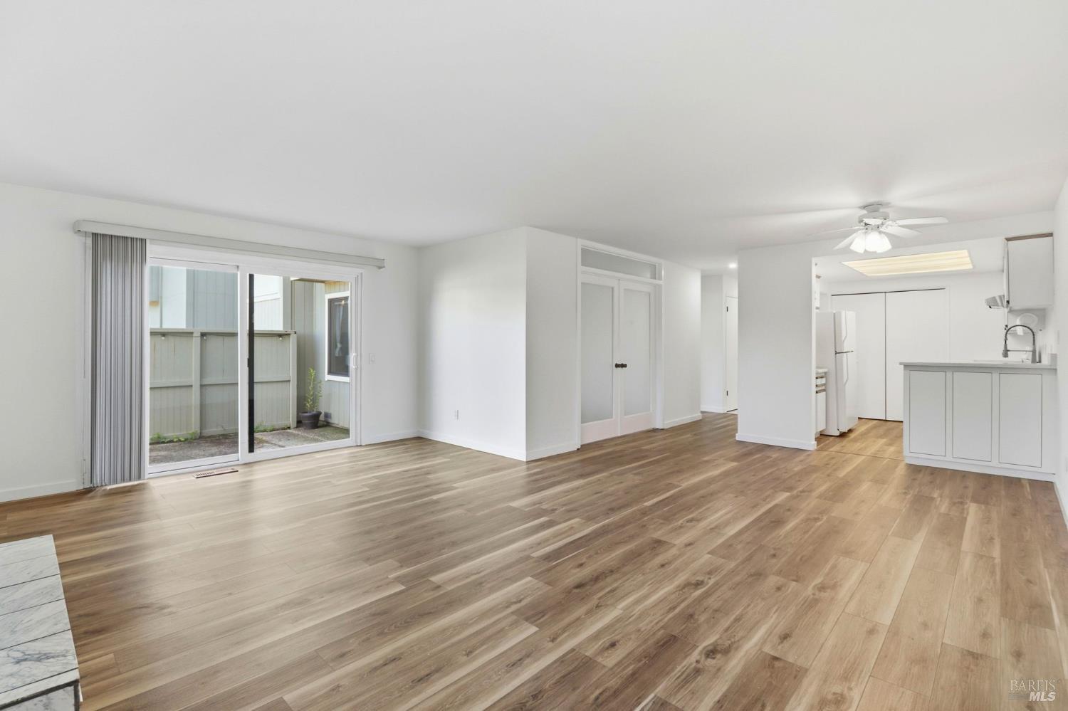 12 Lakeview Court