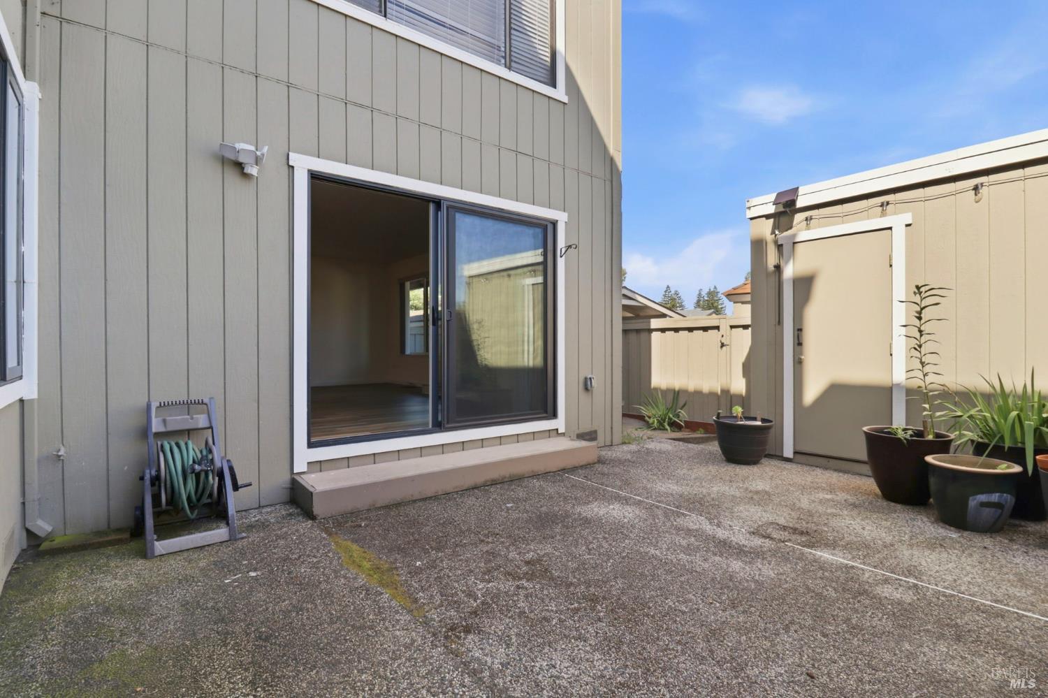 12 Lakeview Court