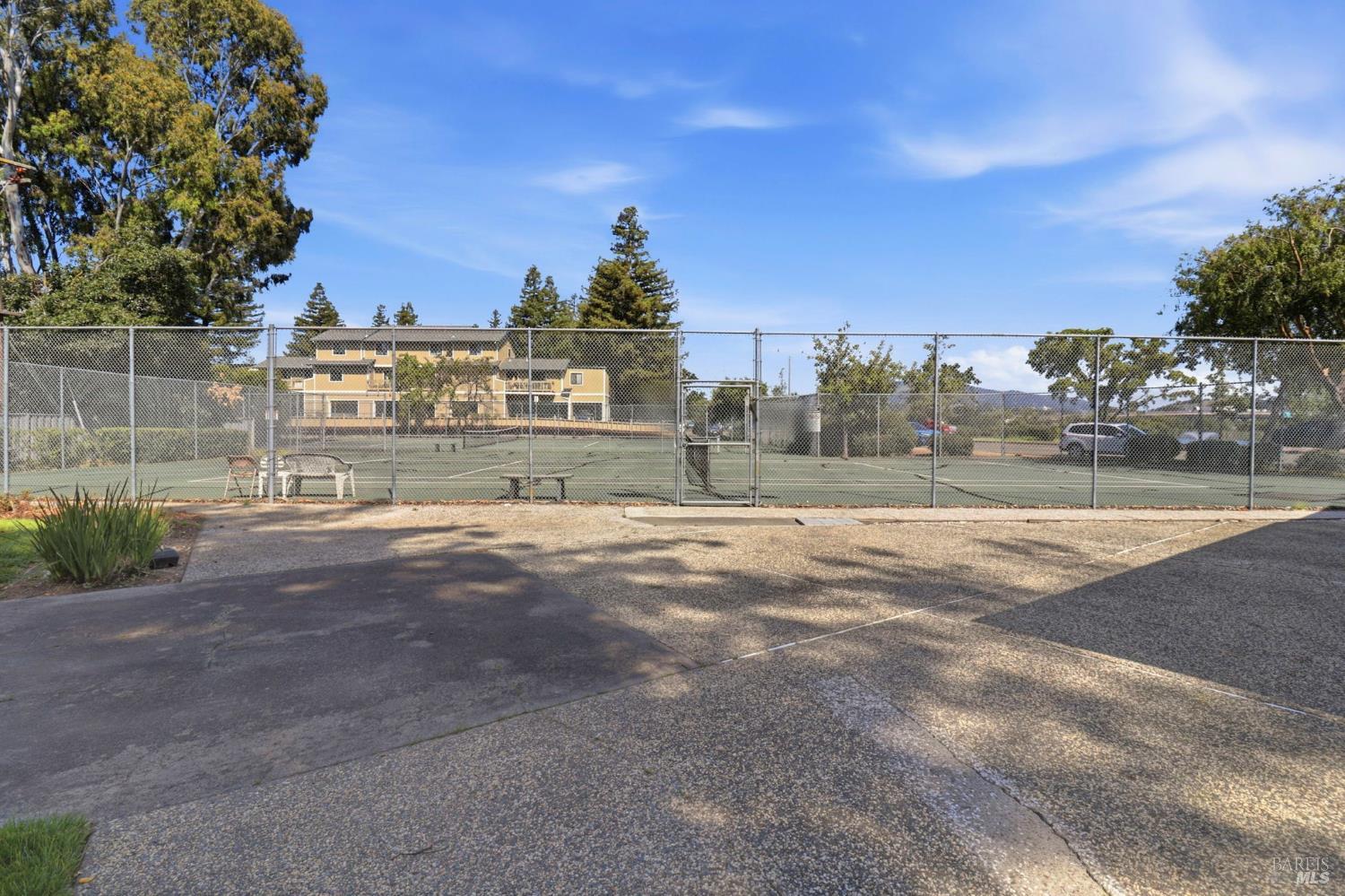 12 Lakeview Court
