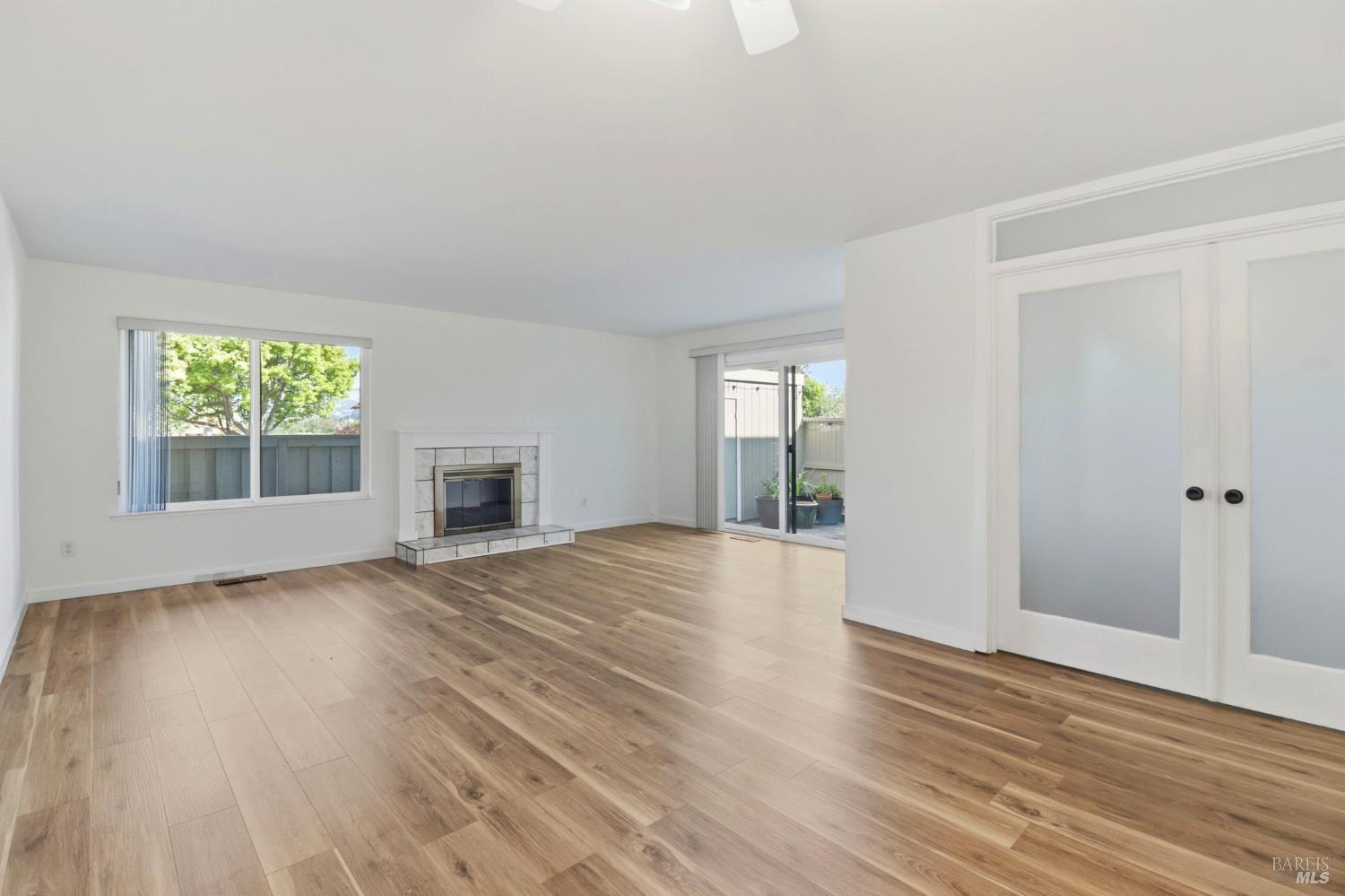 12 Lakeview Court