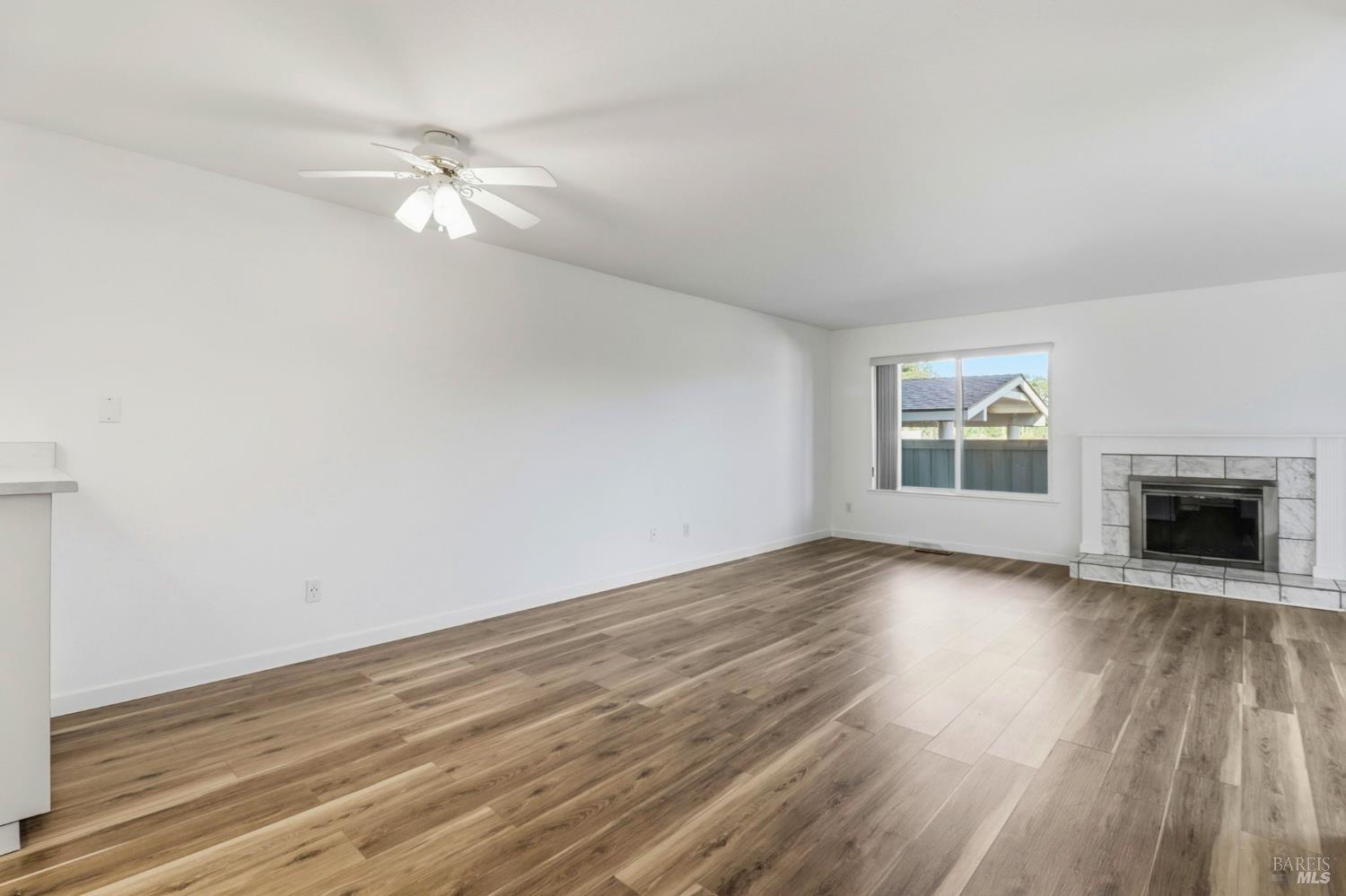 12 Lakeview Court