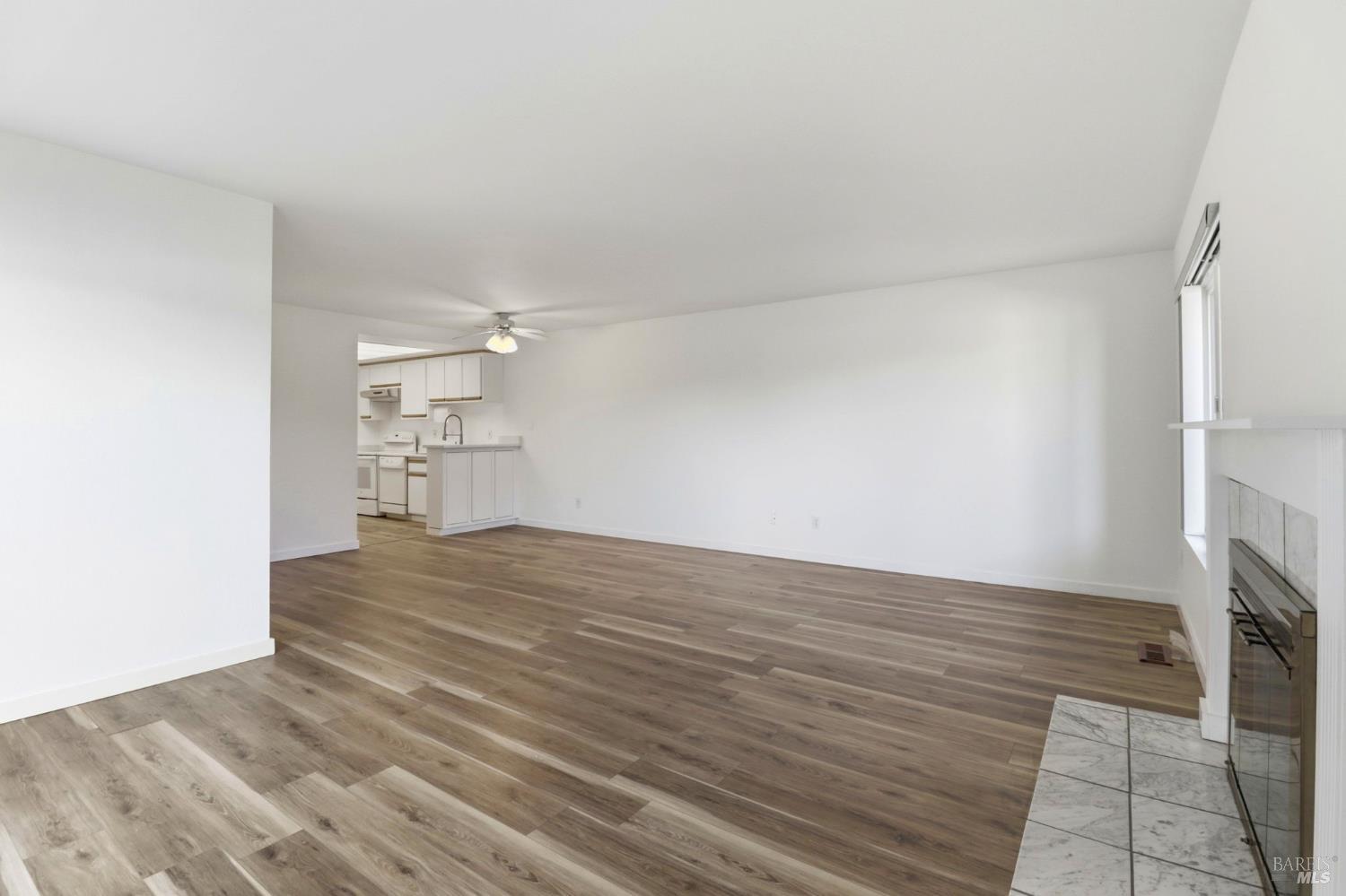 12 Lakeview Court