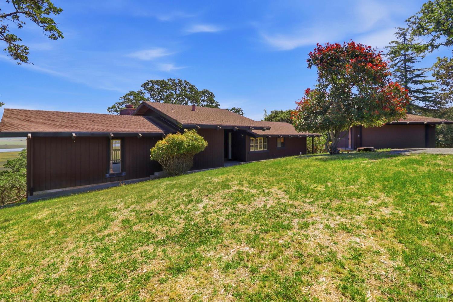 310 Crest Road