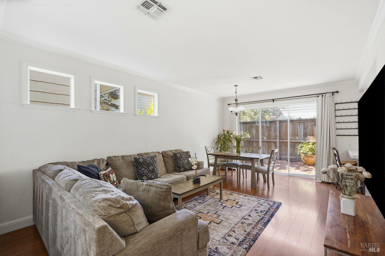 1121 Brighton View Circle