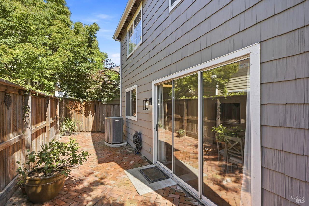 1121 Brighton View Circle
