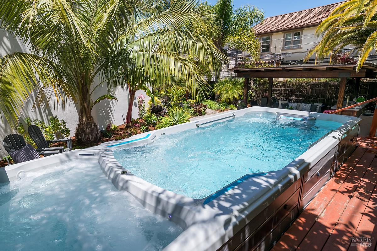 12 Avocet Court