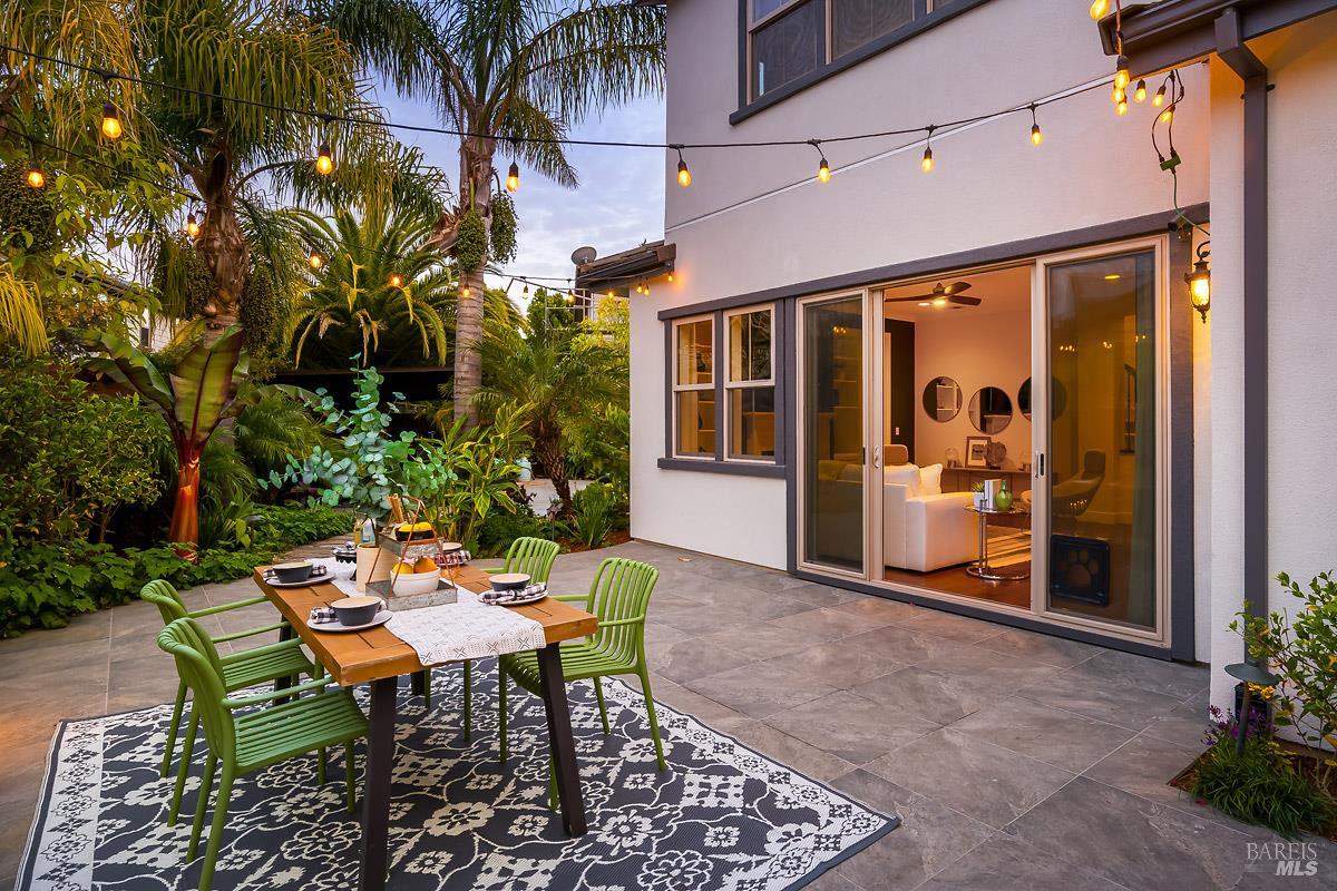 12 Avocet Court