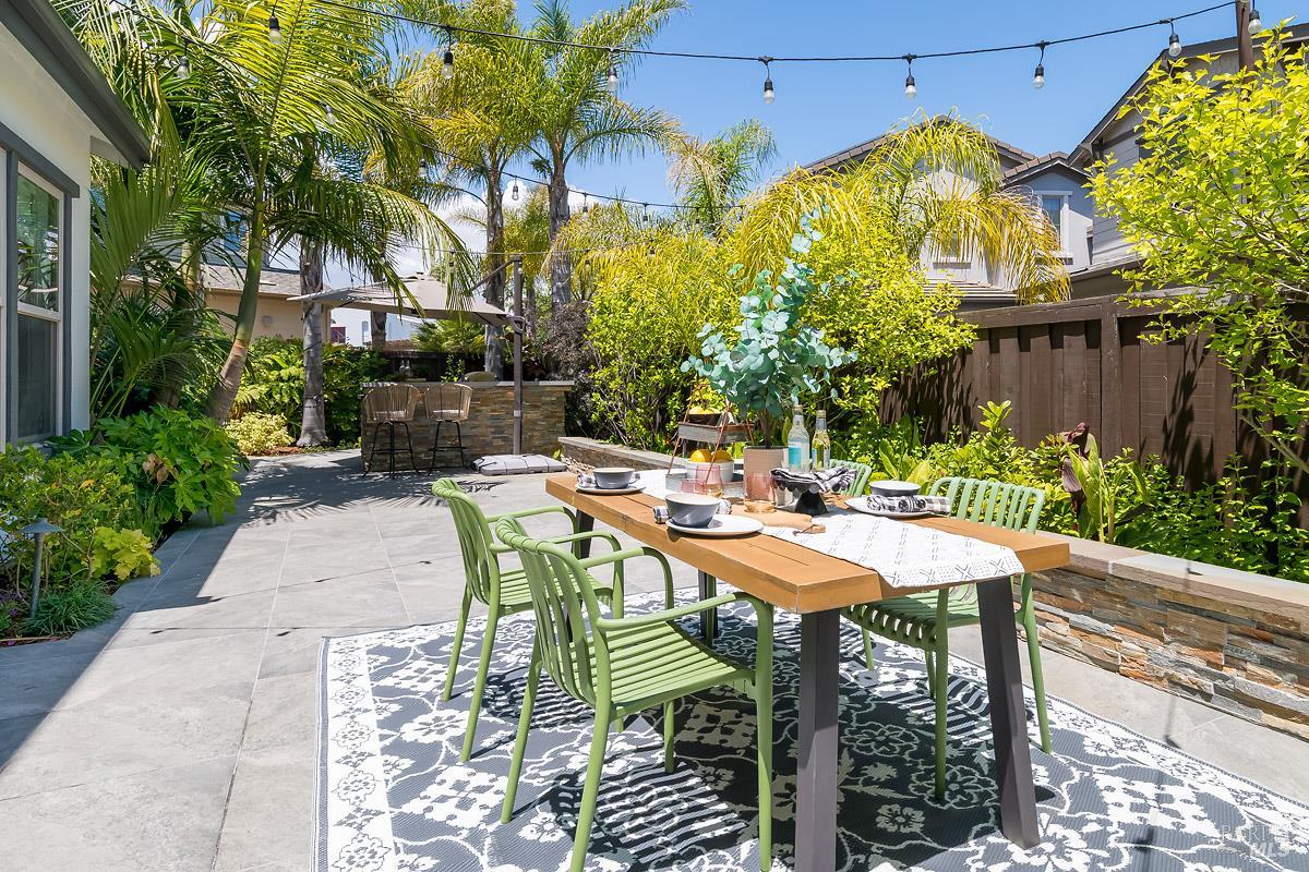 12 Avocet Court