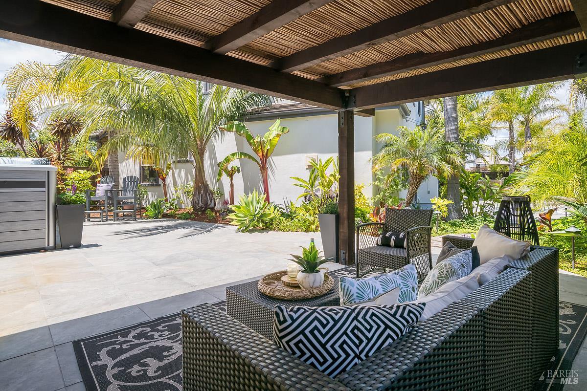 12 Avocet Court