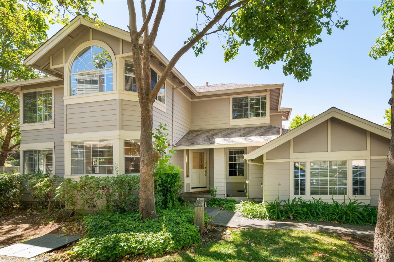 12 Bridle Path Lane