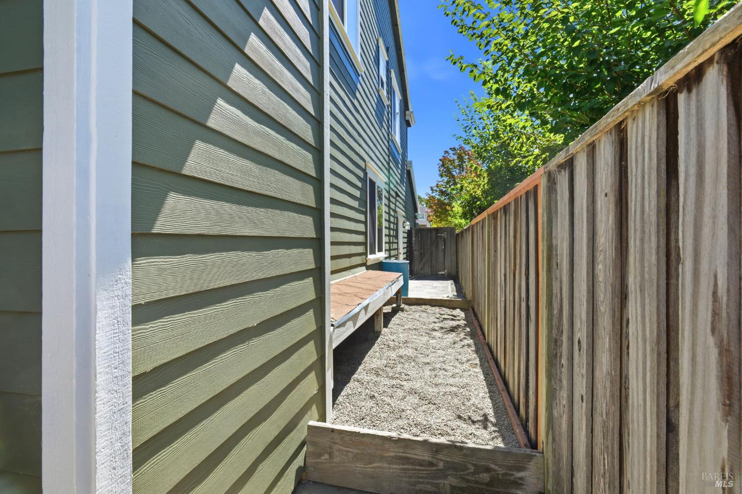 33 Pepper Creek Way