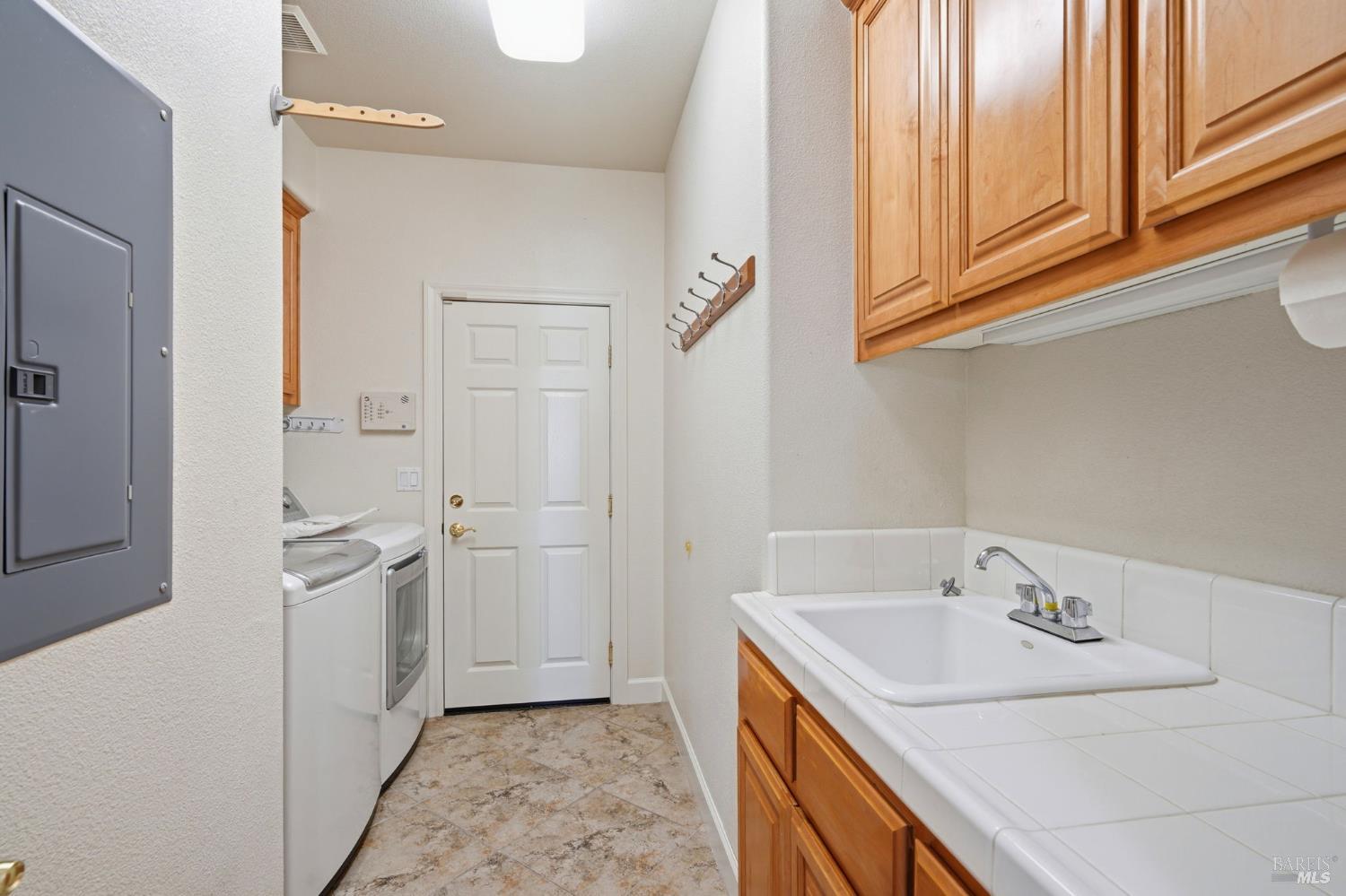 33 Pepper Creek Way