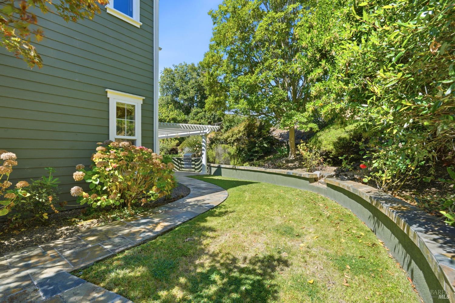 33 Pepper Creek Way