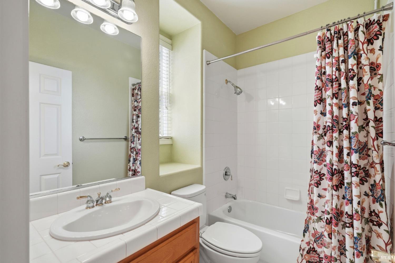 33 Pepper Creek Way