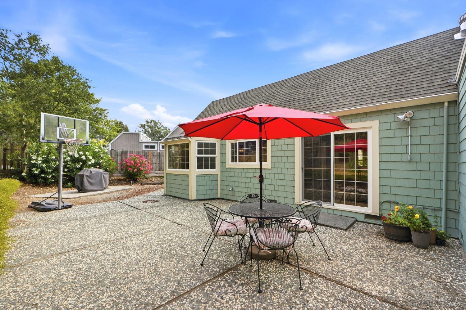 2604 Topaz Drive