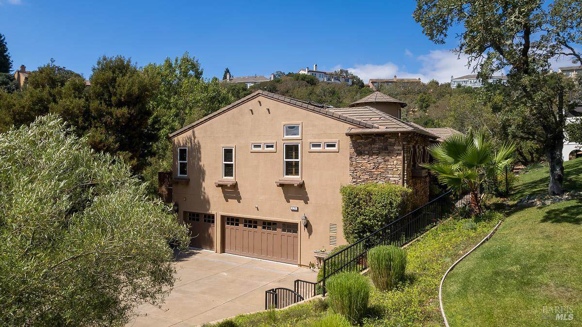 128 Stonetree Lane