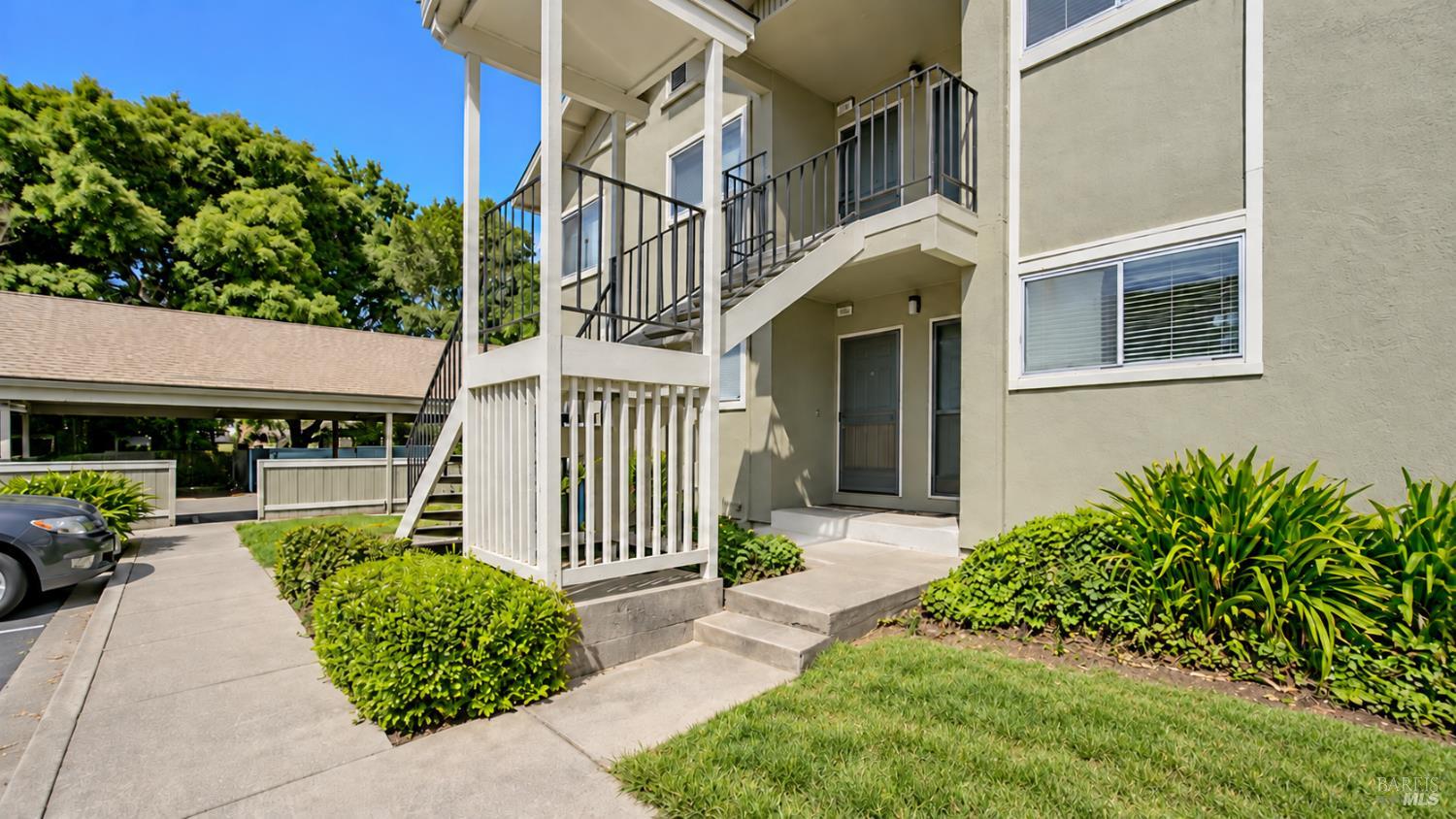 678 Santa Alicia Drive