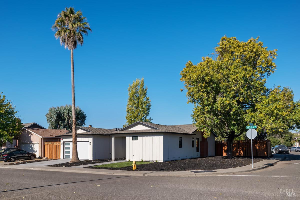 2053 Vista Lane