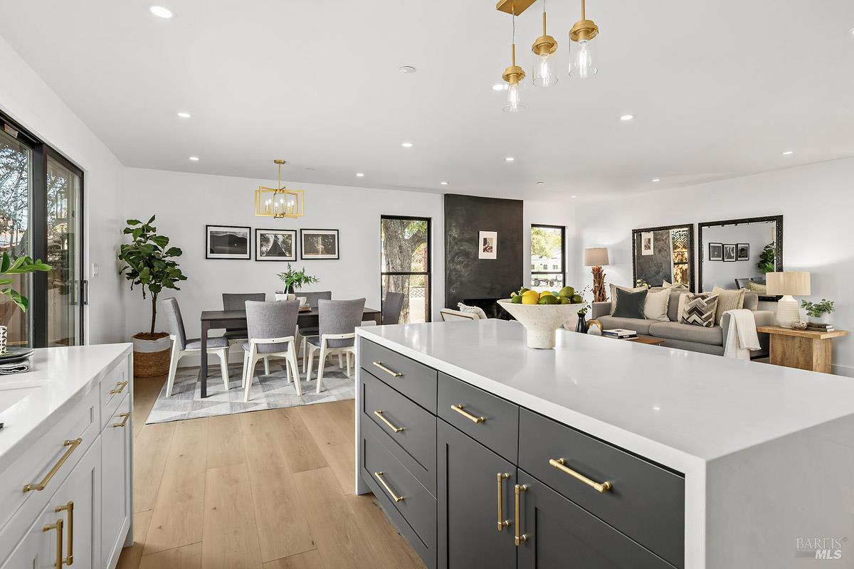 2053 Vista Lane