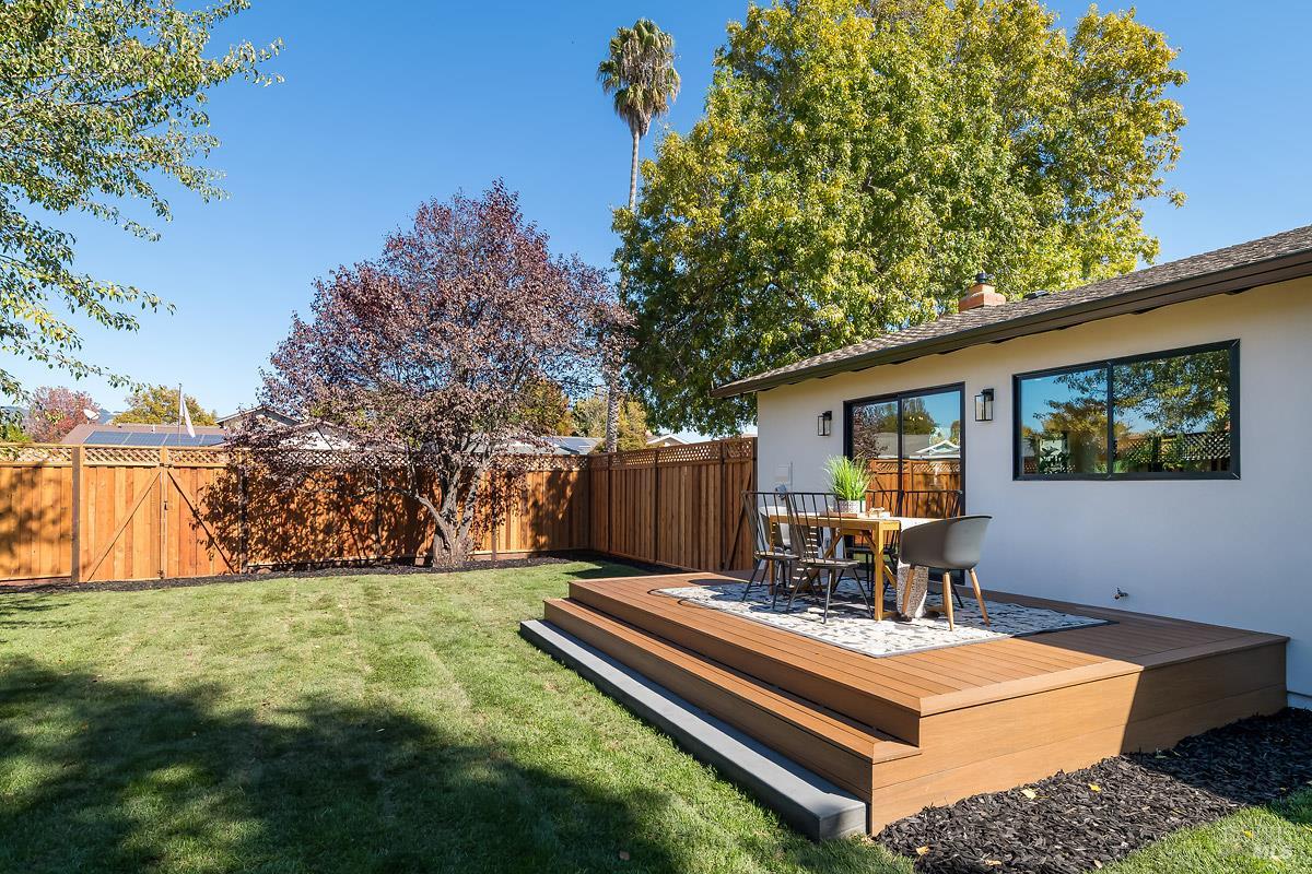 2053 Vista Lane
