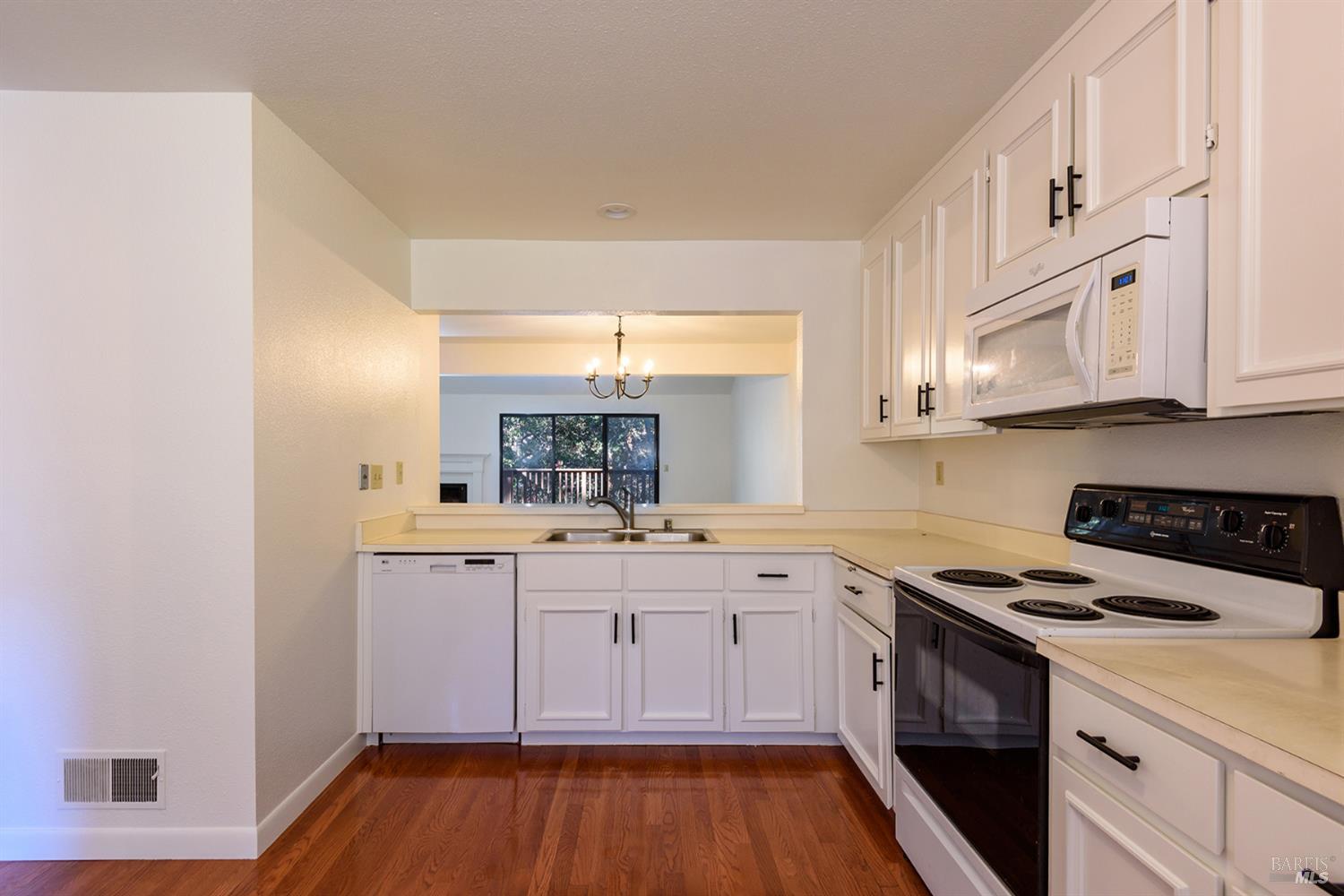 872 Arlene Way