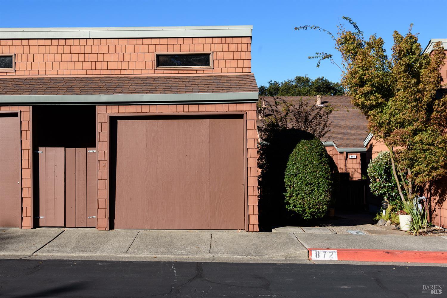 872 Arlene Way
