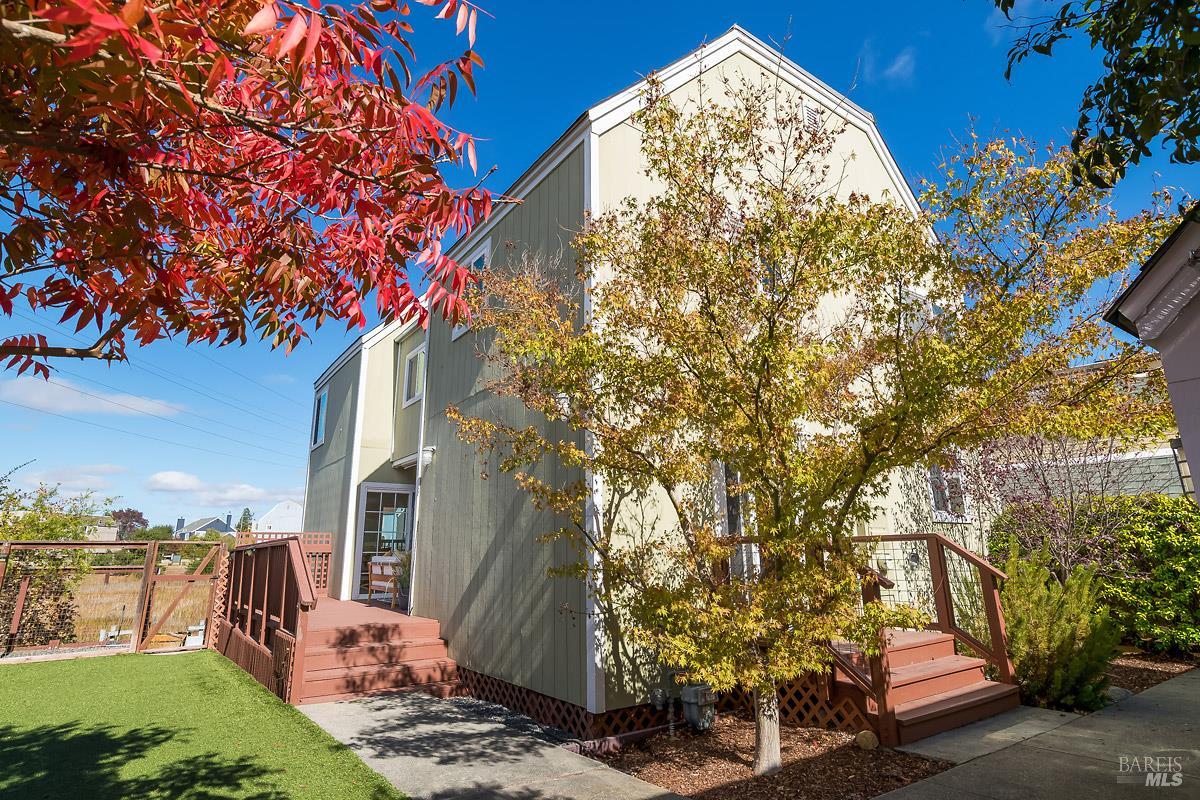 2811 Topaz Drive
