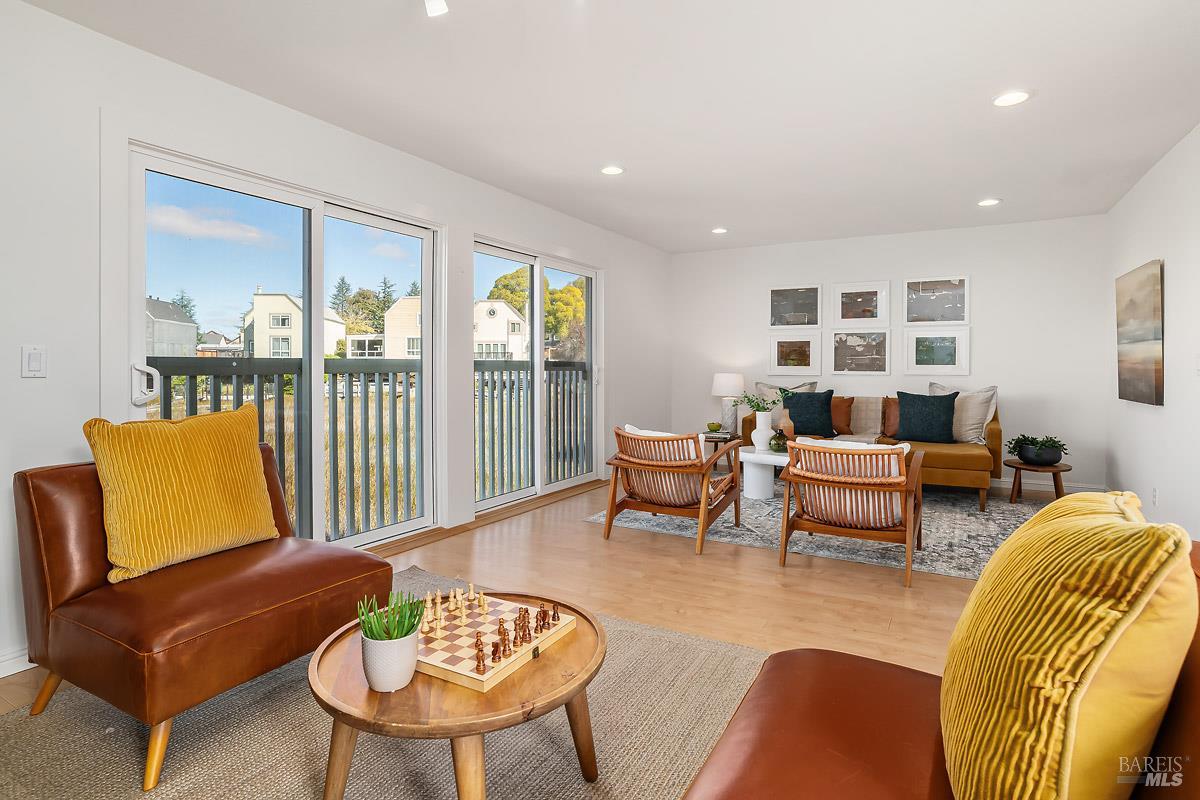 2811 Topaz Drive
