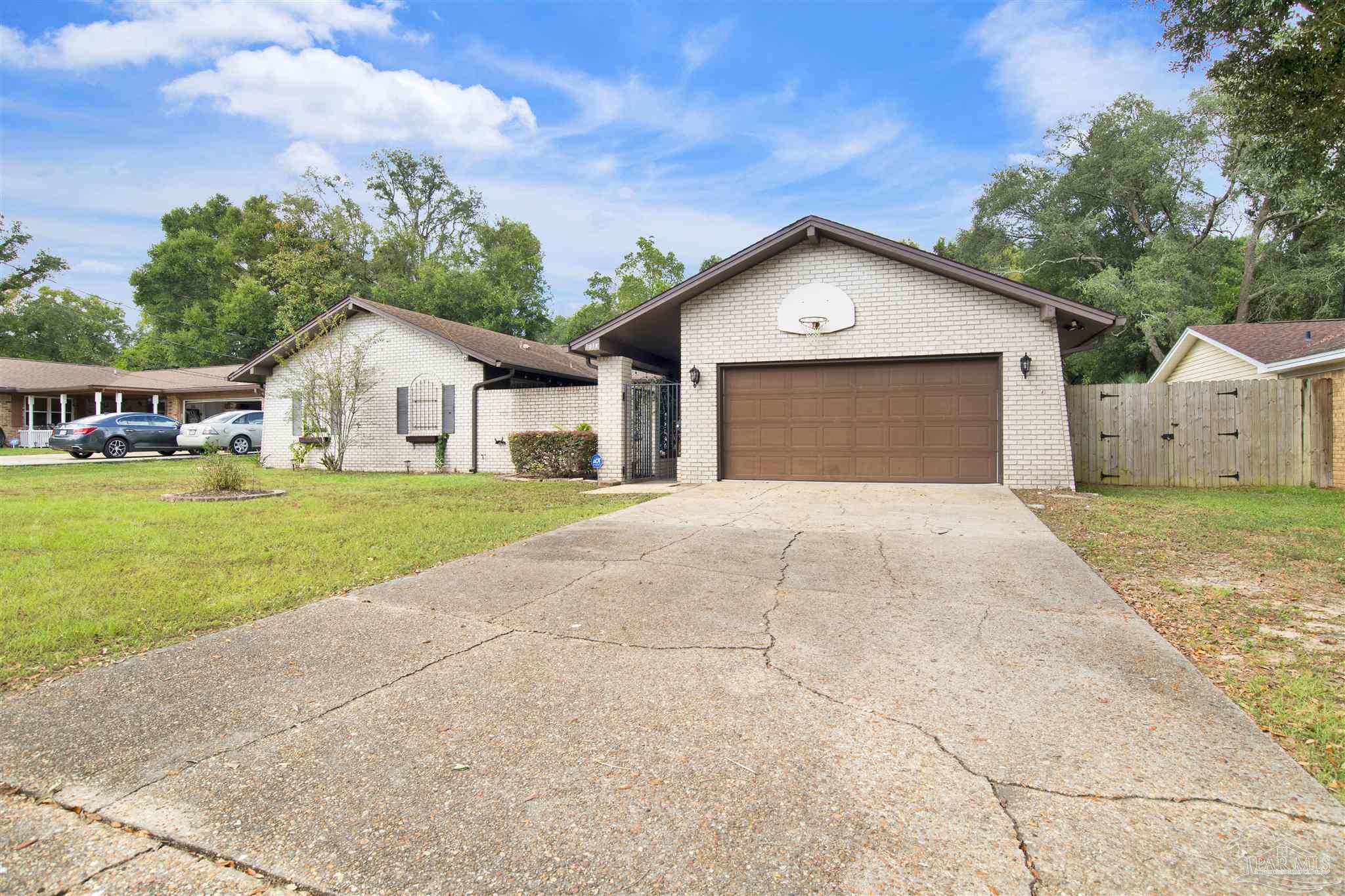 1018 Stillbrook Rd