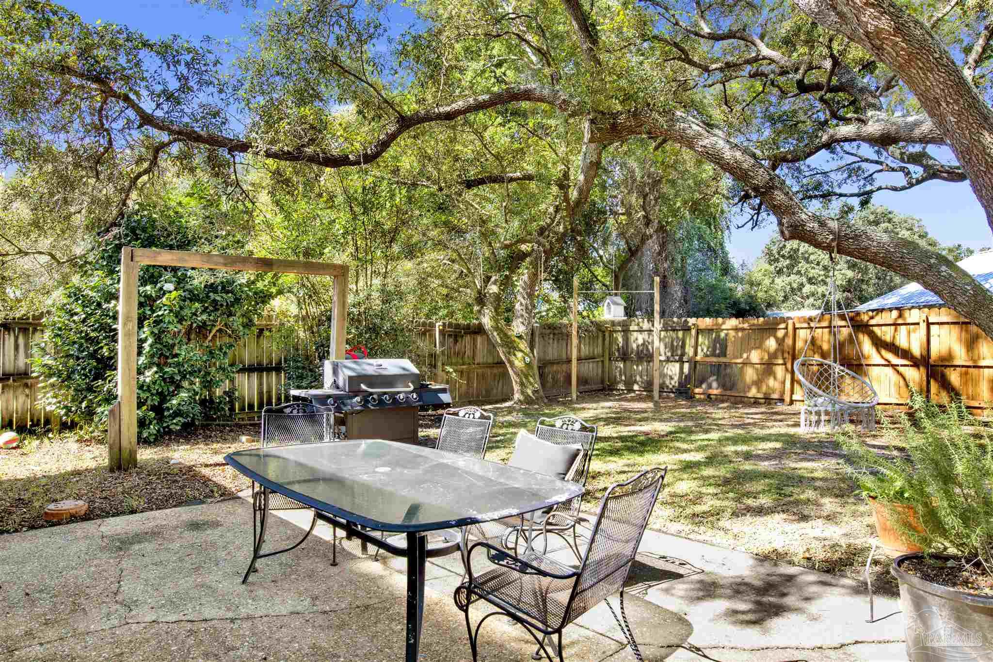 2817 Summertree Ln