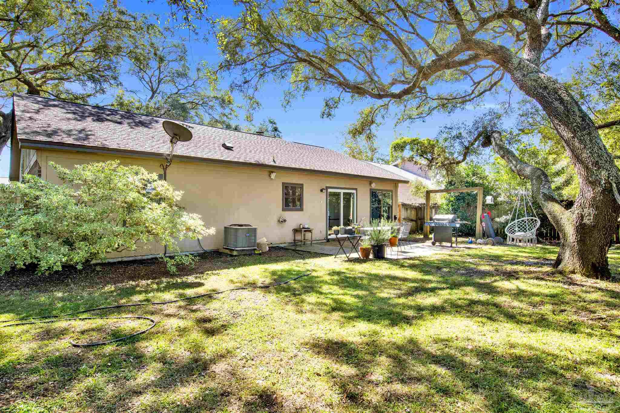2817 Summertree Ln