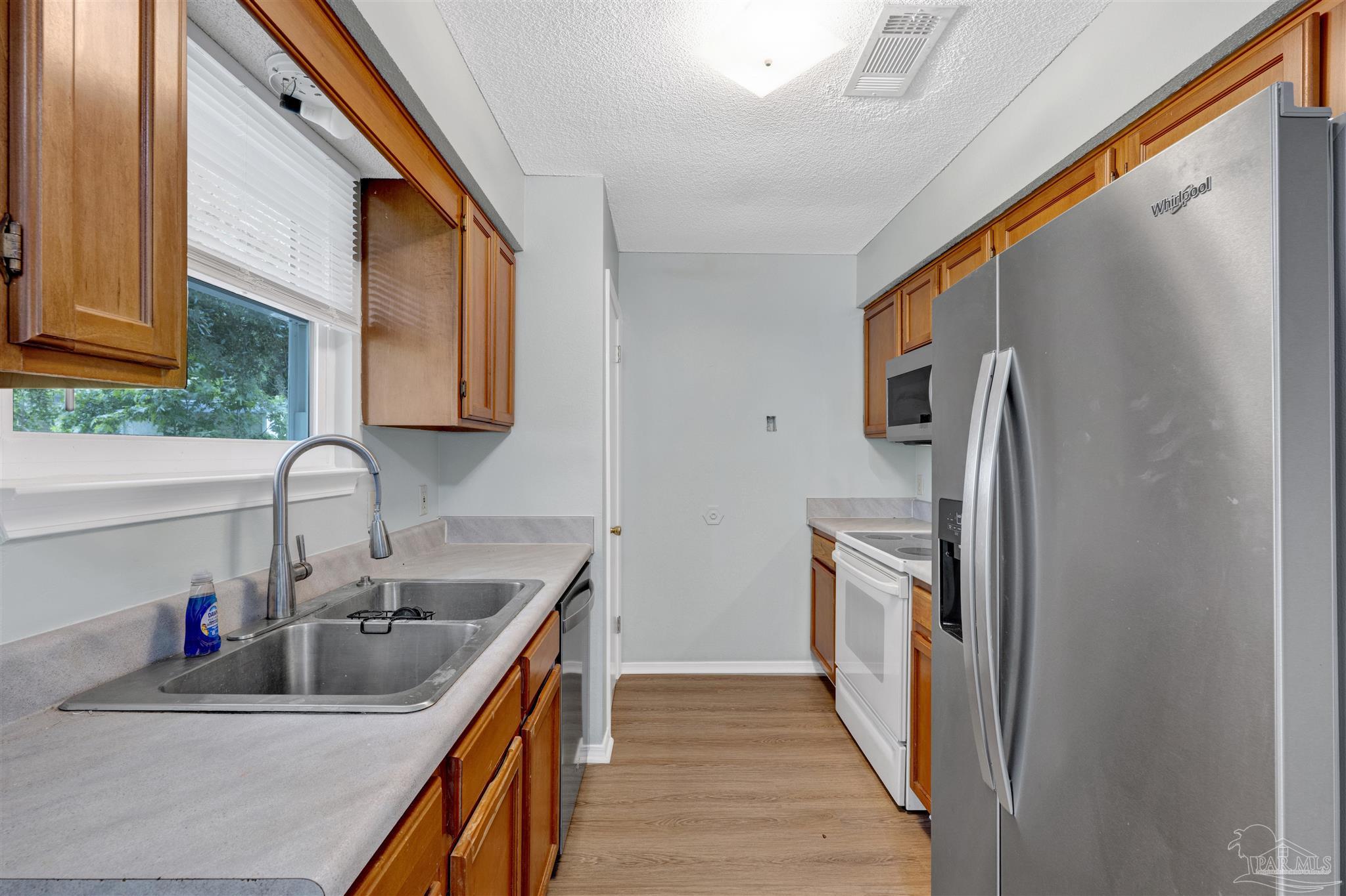 412 Oak Knoll Ln
