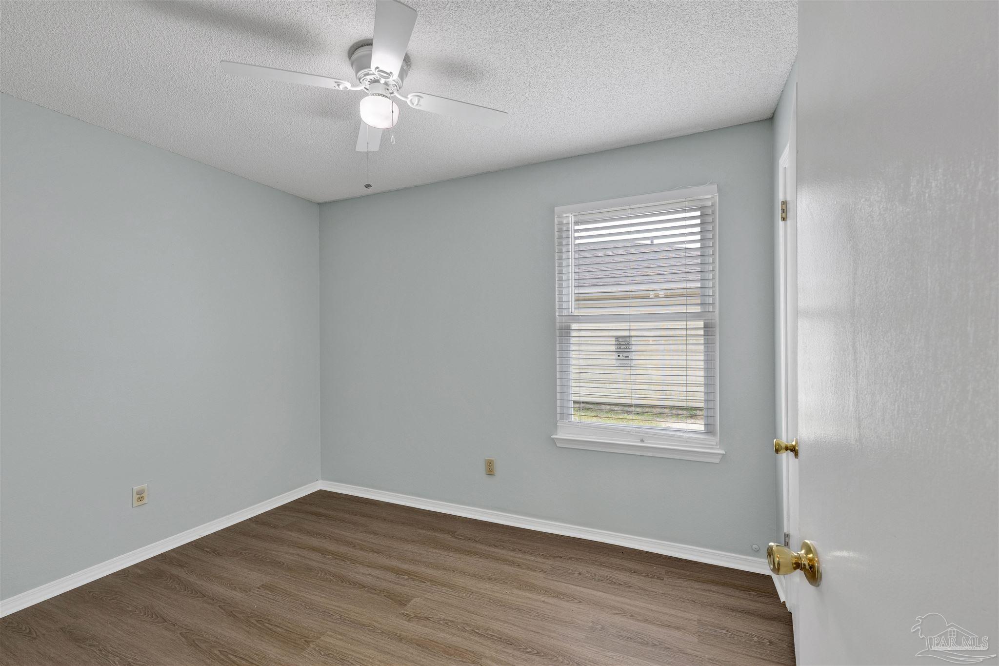 412 Oak Knoll Ln