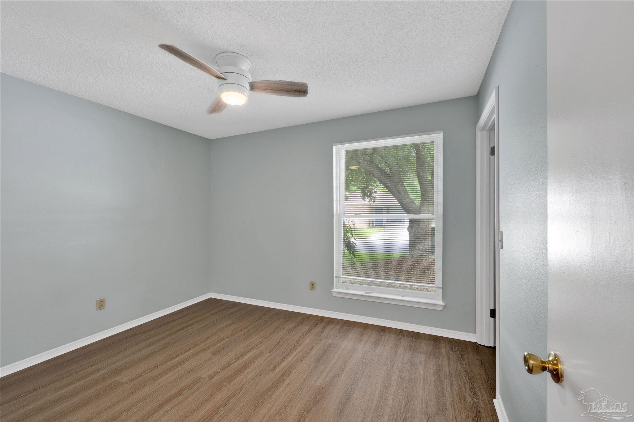 412 Oak Knoll Ln