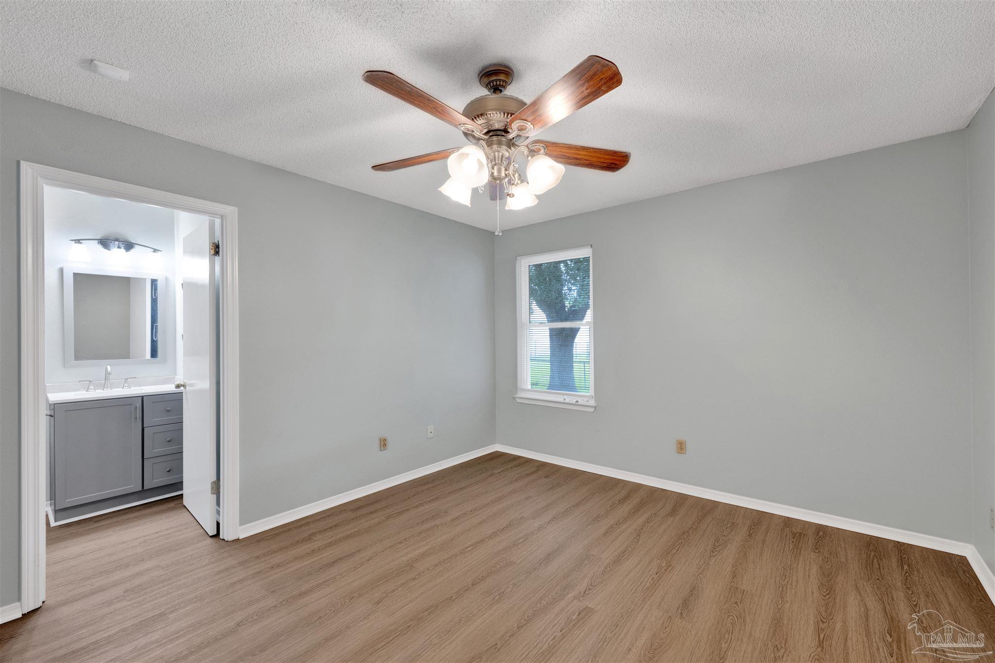 412 Oak Knoll Ln
