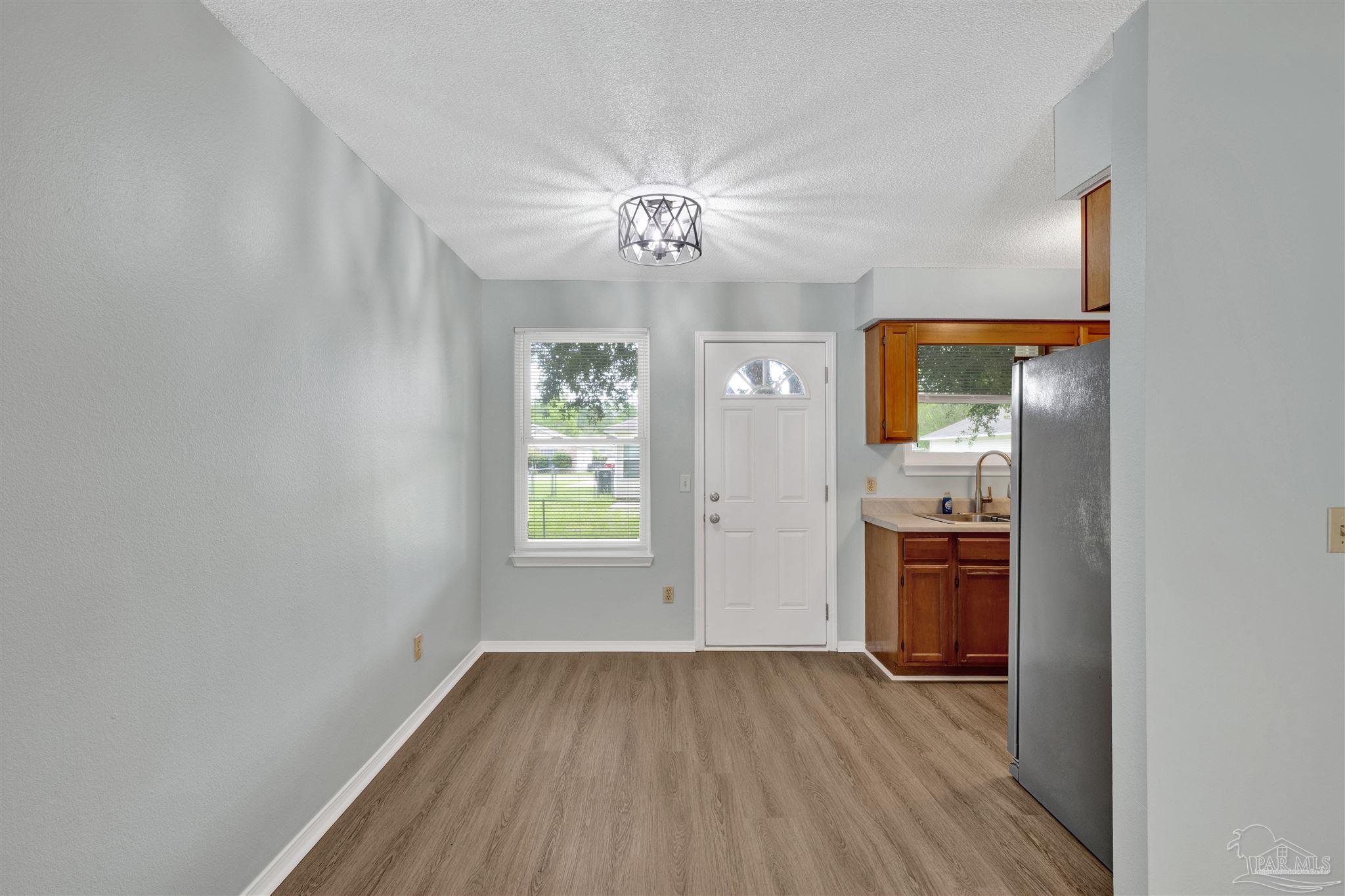 412 Oak Knoll Ln