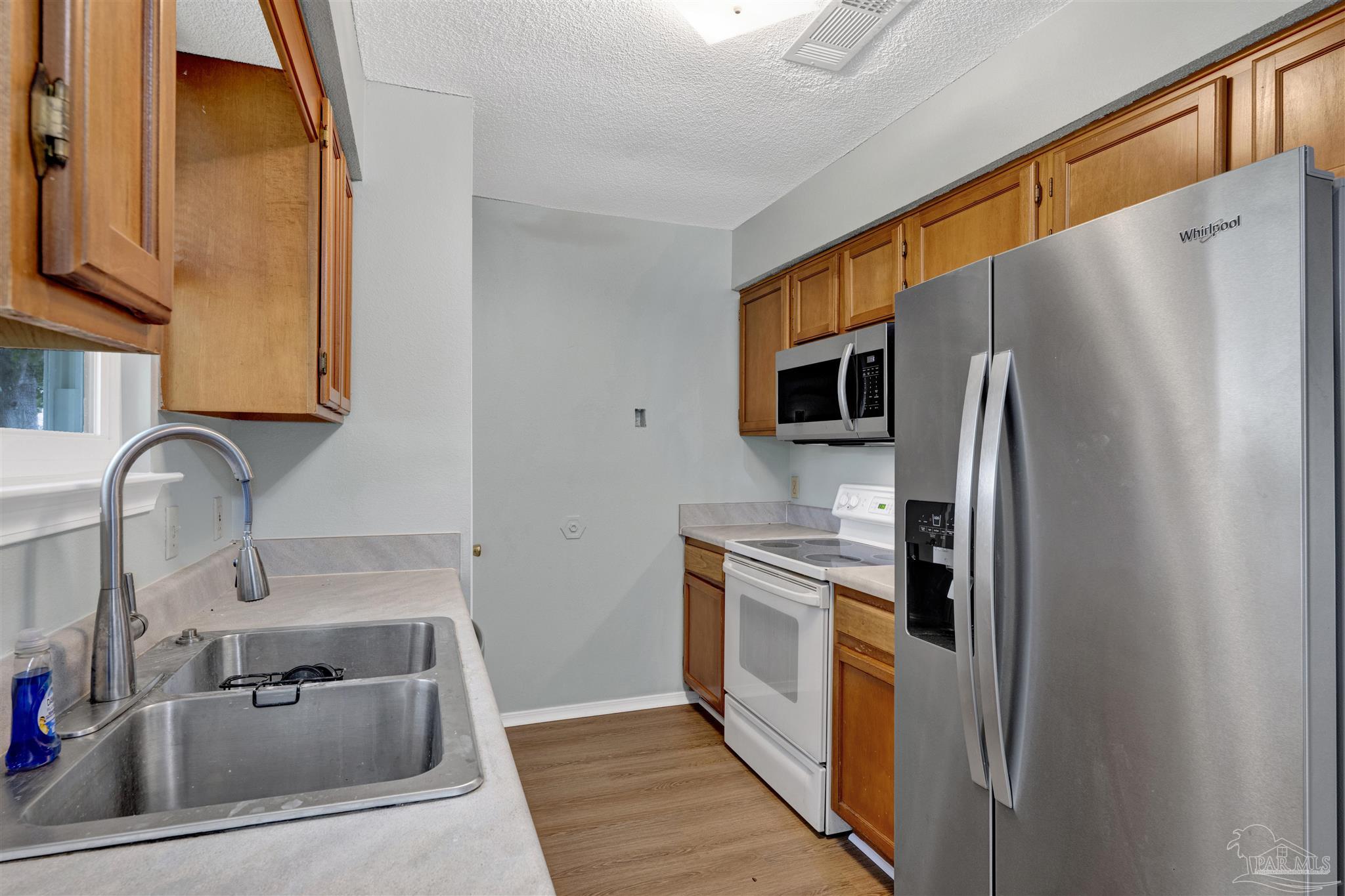 412 Oak Knoll Ln