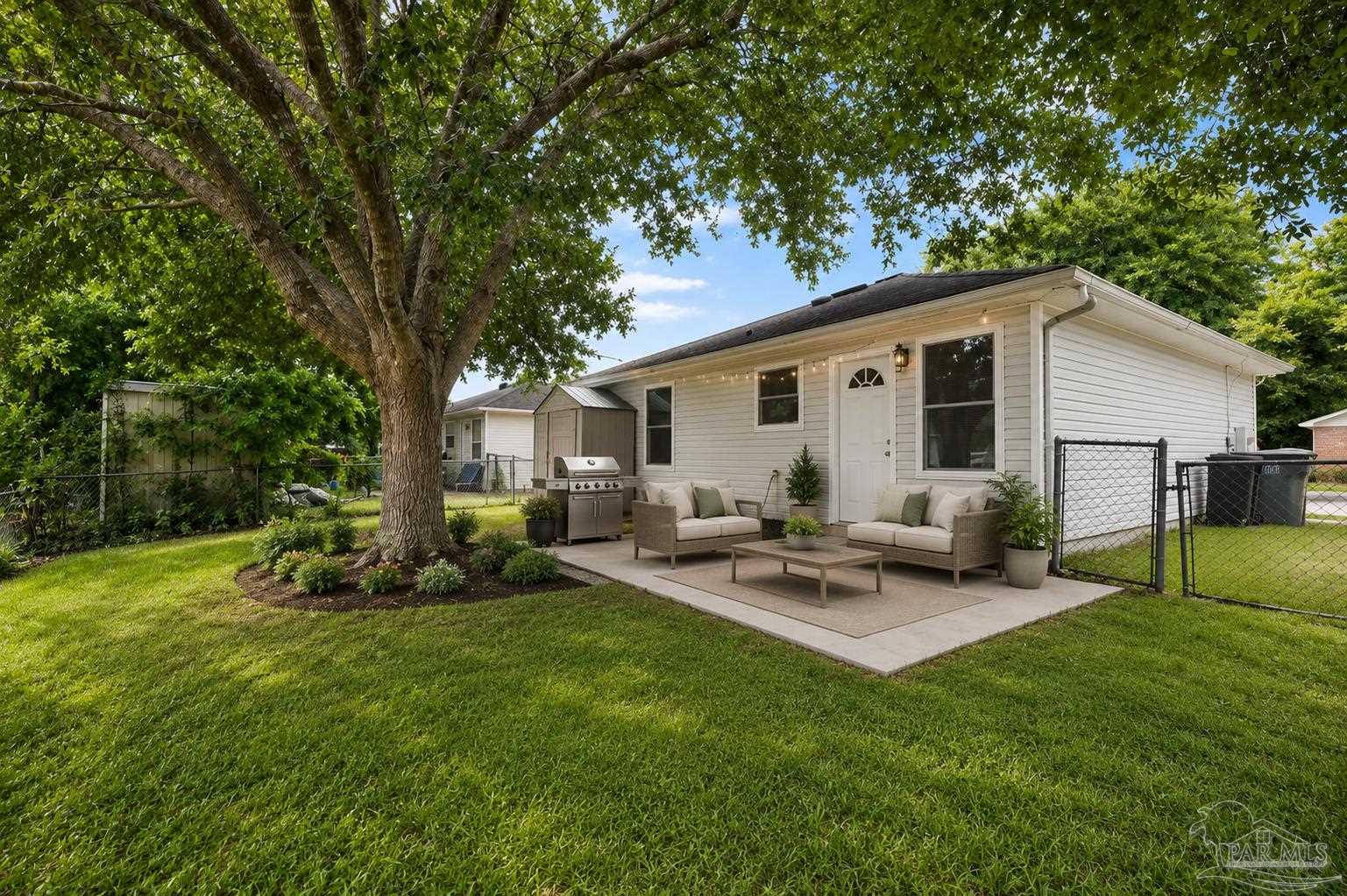 412 Oak Knoll Ln