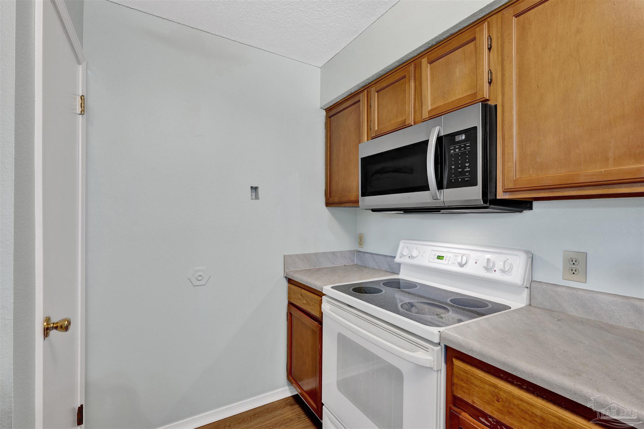 412 Oak Knoll Ln