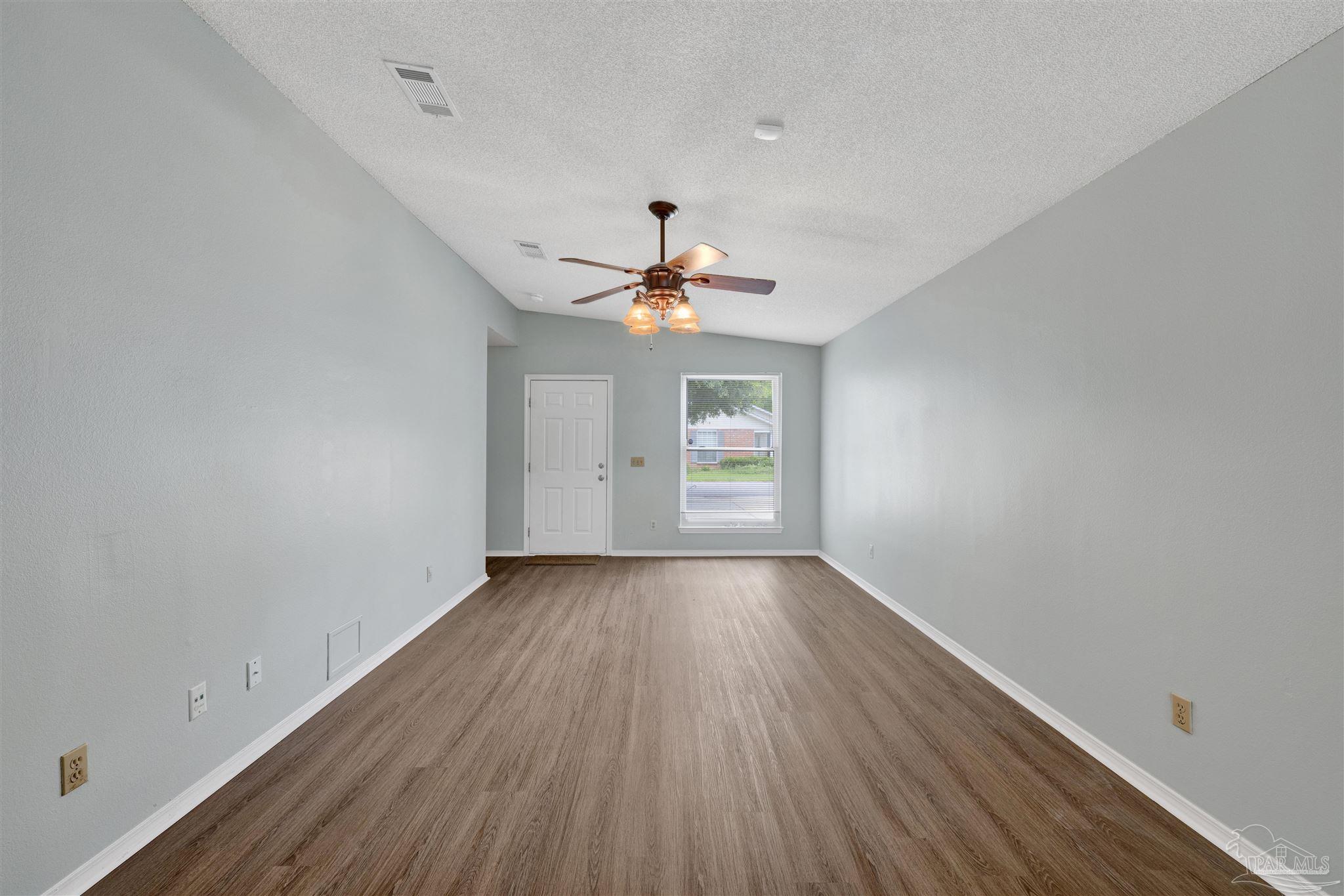 412 Oak Knoll Ln