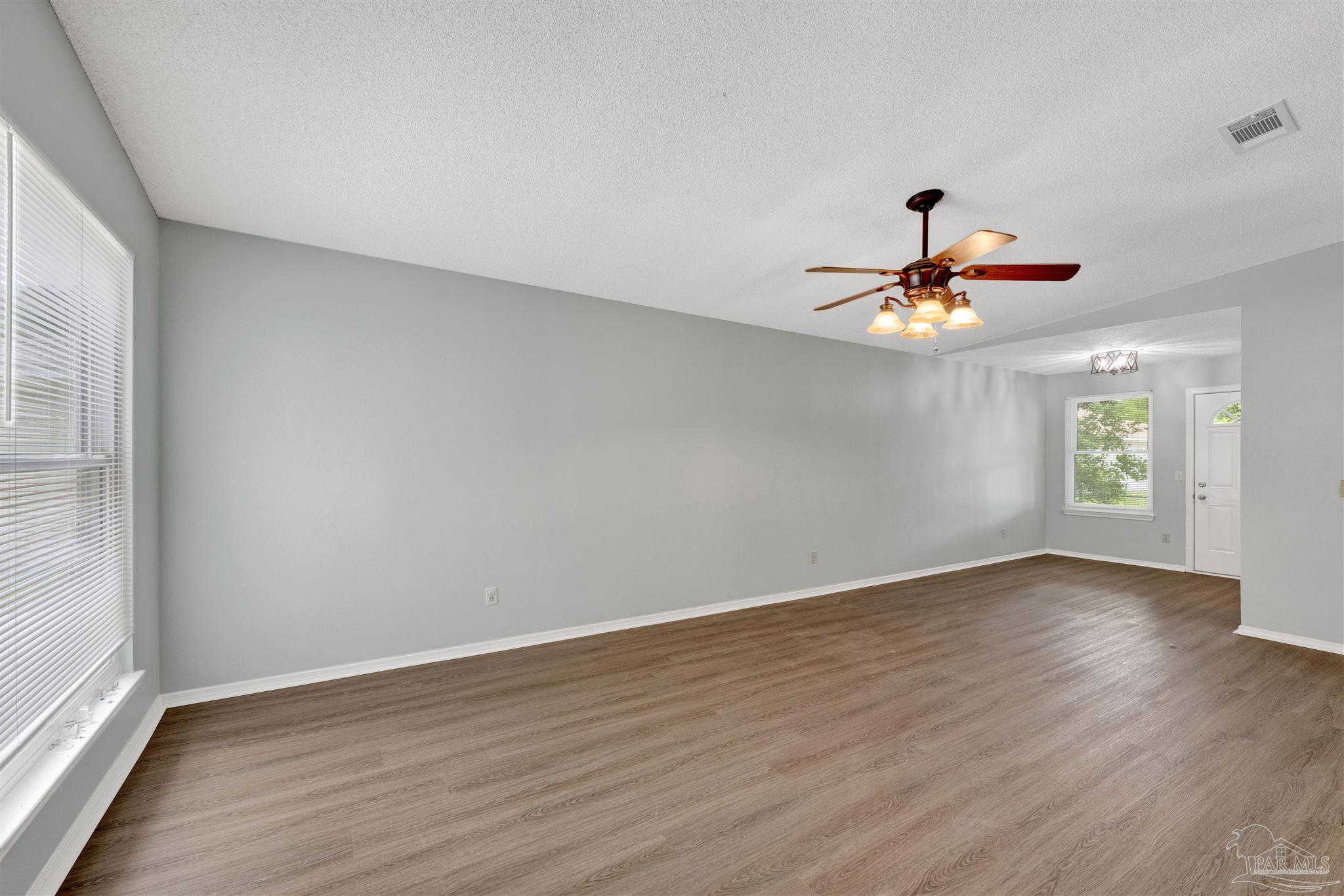 412 Oak Knoll Ln