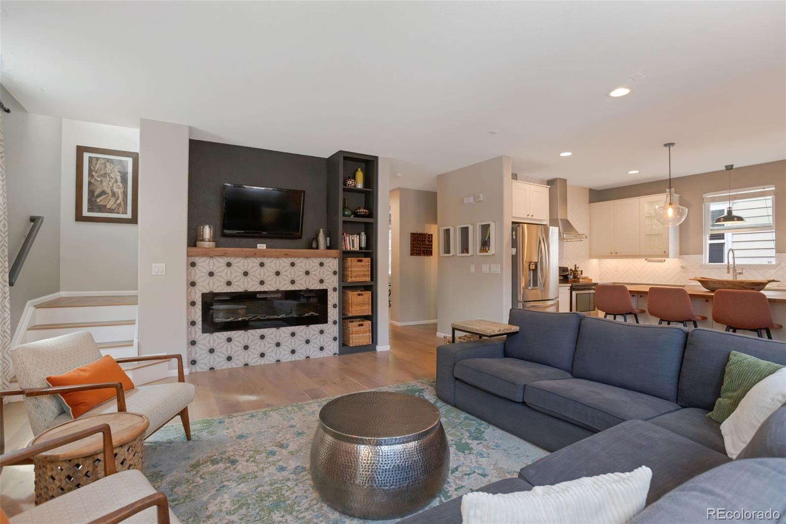 8169 E 28th Place