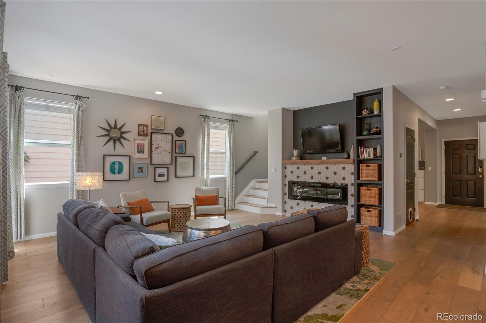 8169 E 28th Place