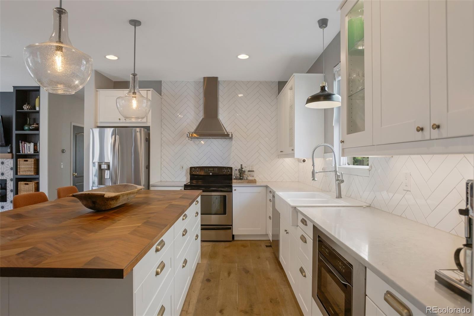 8169 E 28th Place