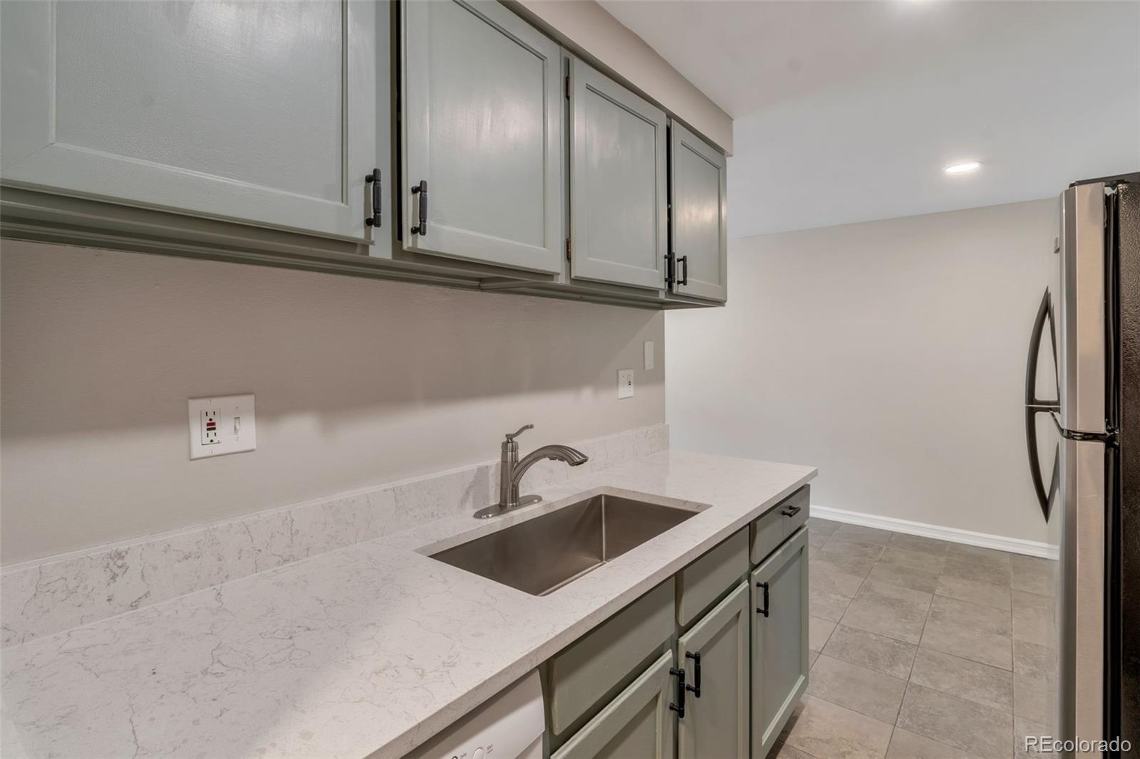 130 E Highline Circle Unit: 103